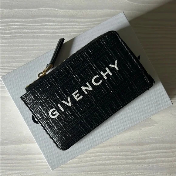 SOLD🌸 Givenchy Textured Card Holder Zippy Wallet - Picture 9 of 12